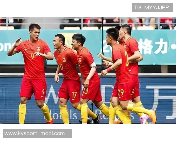 U16国足角球混战进球被判无效裁判未响哨引发争议