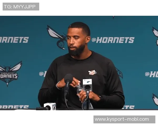 黄蜂主帅称先发防守奠定基调传球流畅展现团队感染力 黄蜂主帅称先发防守奠定基调传球流畅展现团队感染力